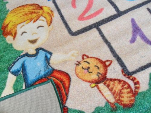 Детски мокетен килим "Игра на Дама" Зелен